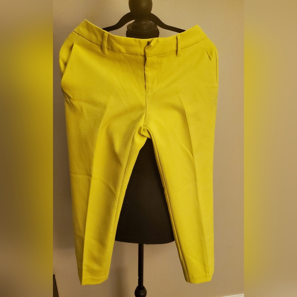 Old Navy Womans Bright Yellow Chinos